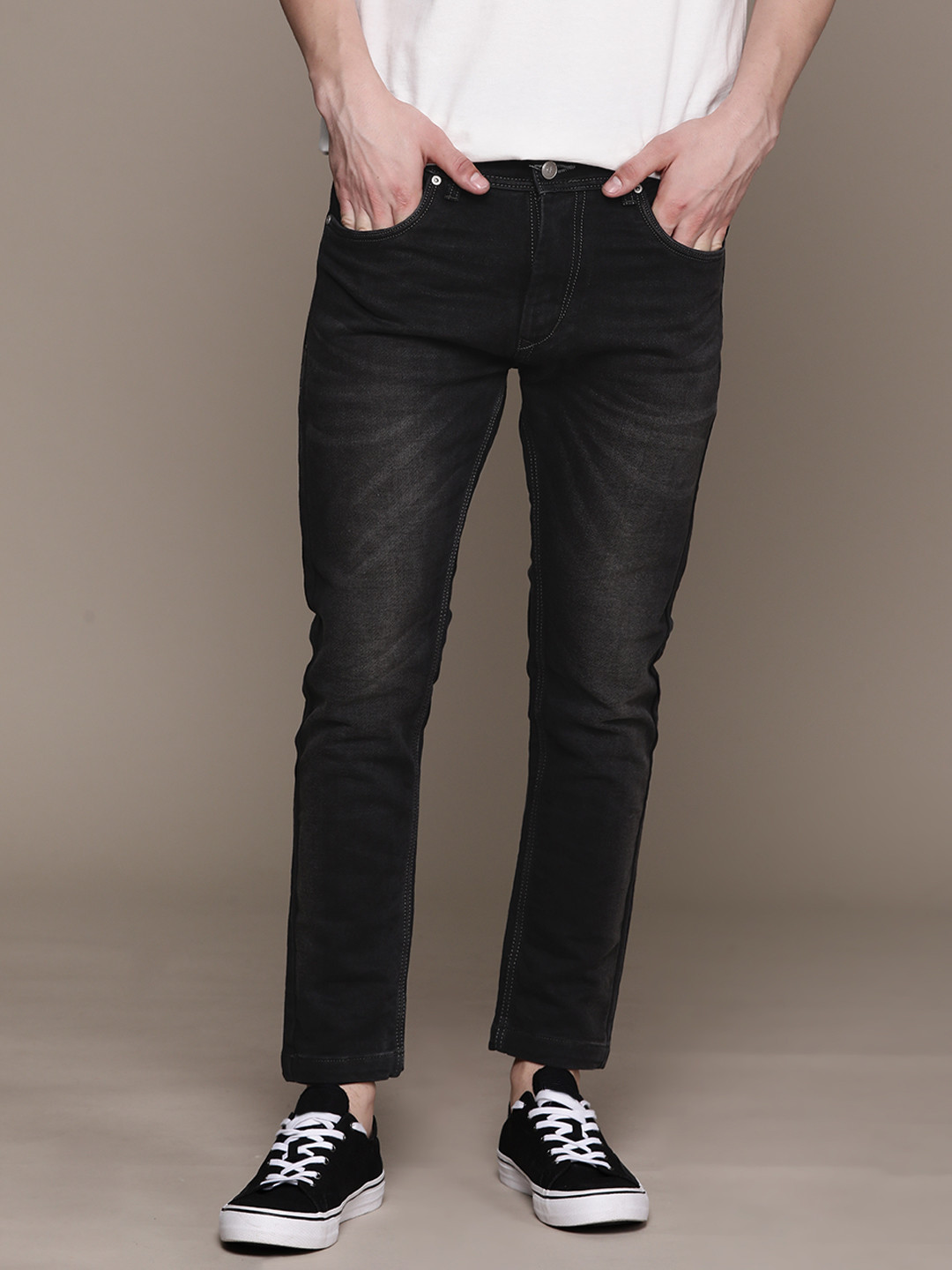 

Calvin Klein Jeans Men Skinny Fit Light Fade Stretchable Jeans, Black