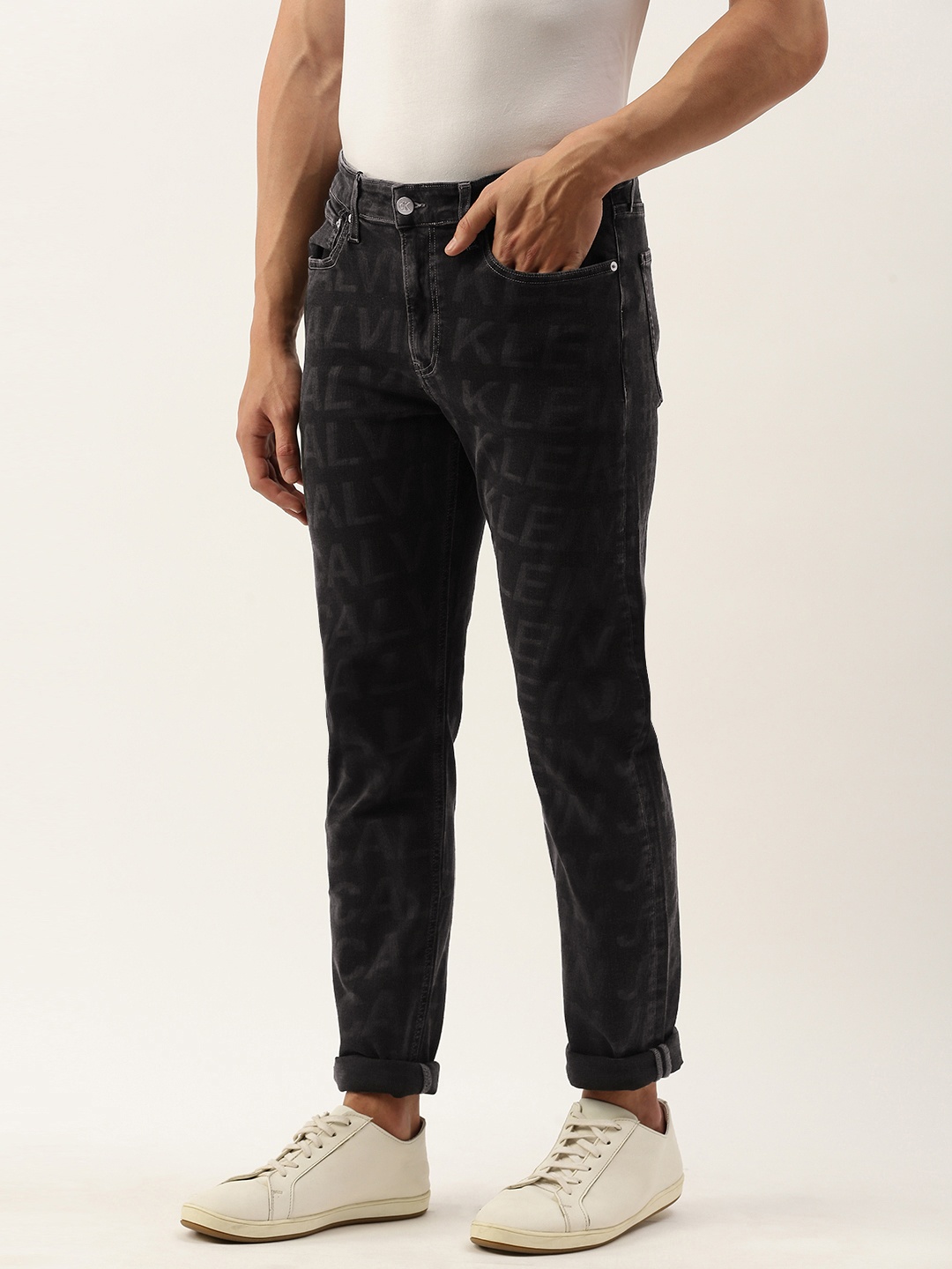 

Calvin Klein Jeans Men Black Slim Tapered Fit Mid-Rise Clean Look Stretchable Jeans