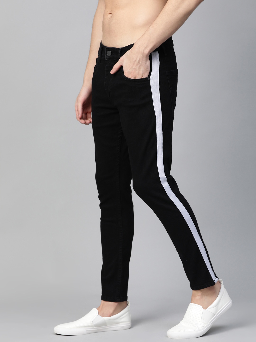 

HERE&NOW Men Black Skinny Fit Mid-Rise Clean Look Stretchable Jeans