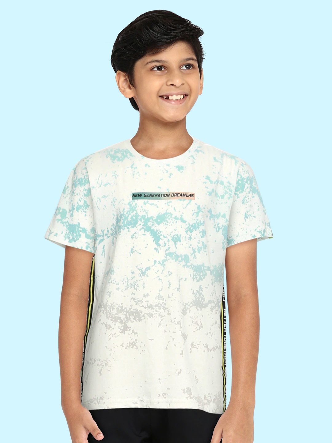 

Gini and Jony Boys White Blue Printed Round Neck Pure Cotton T-shirt