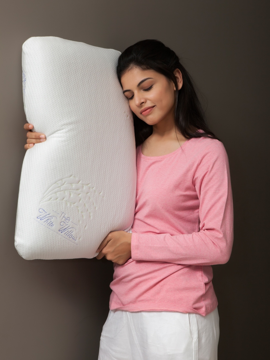 

The White Willow White Regular Orthopedic Memory Foam Bed Pillow