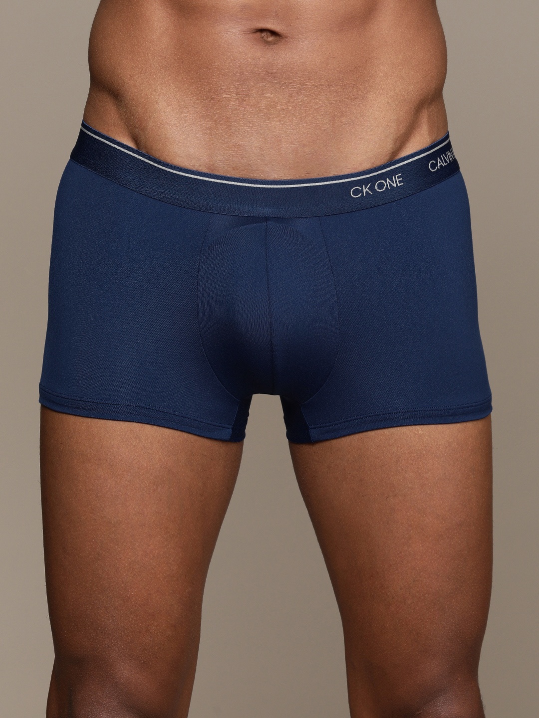 

Calvin Klein Underwear Men Blue Solid Trunks NB2225BN3