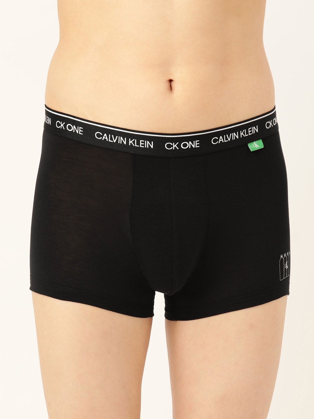 

Calvin Klein Underwear Men Black Solid Trucks NB2327001