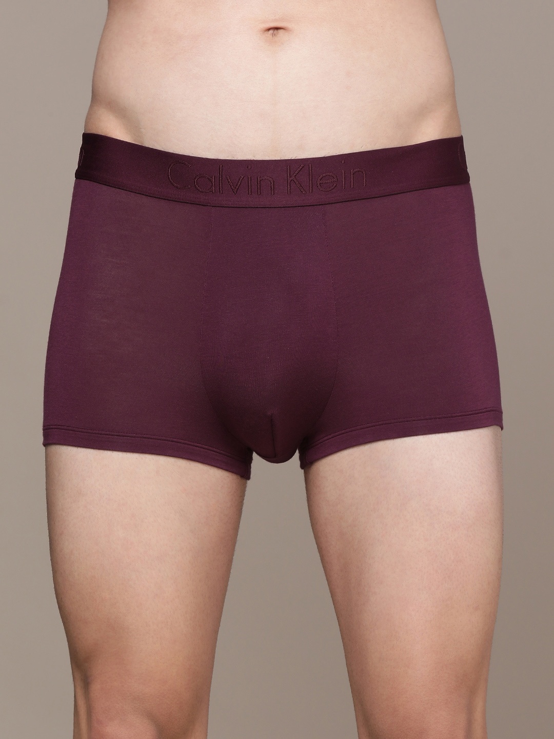 

Calvin Klein Underwear Men Maroon Low-Rise Trunk NB1502RT7