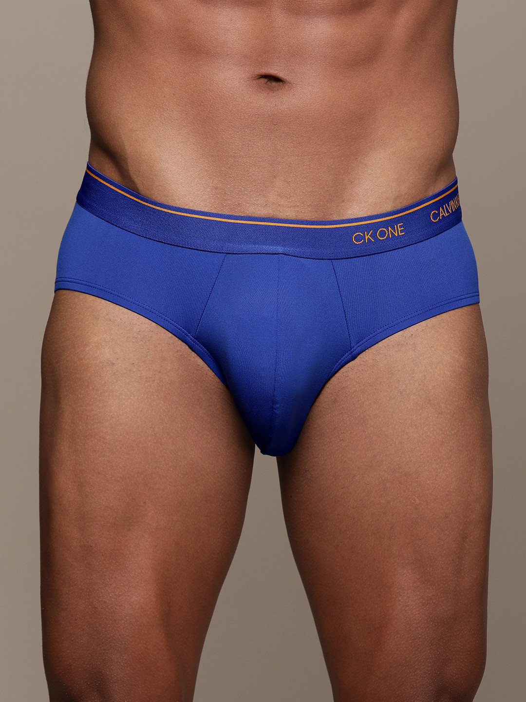 

Calvin Klein Underwear Men Blue Solid Briefs NB2224ST9