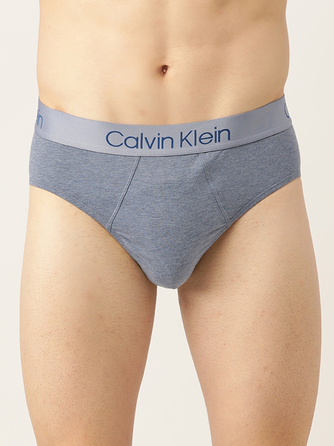 

Calvin Klein Underwear Men Grey Solid Basic Briefs NB1931FH7
