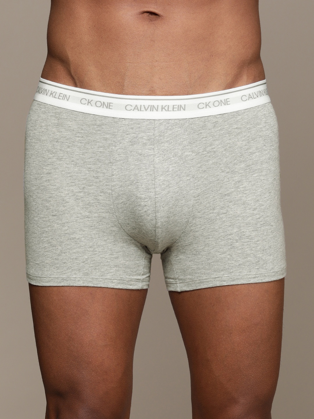 

Calvin Klein Underwear Men Grey Melange Solid Low Rise Trunk NB2216080