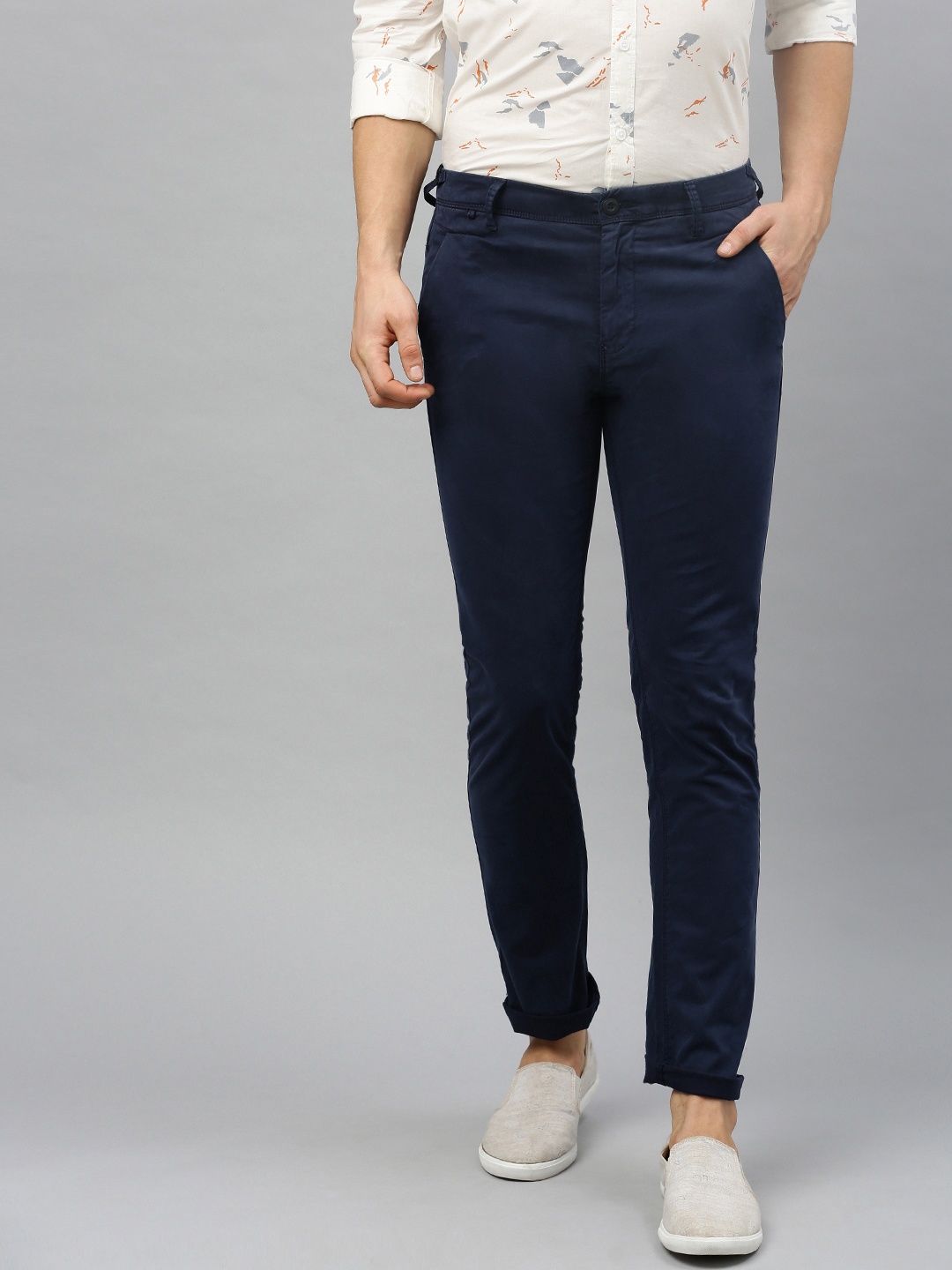 

SPYKAR Men Navy Blue Slim Fit Solid Chinos