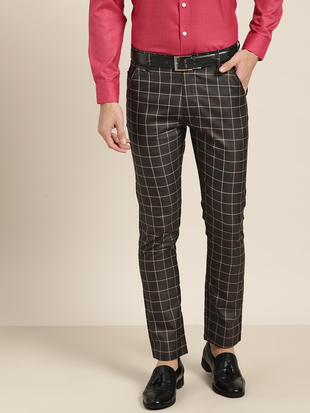 

SOJANYA Men Charcoal Grey & Beige Smart Regular Fit Checked Formal Trousers