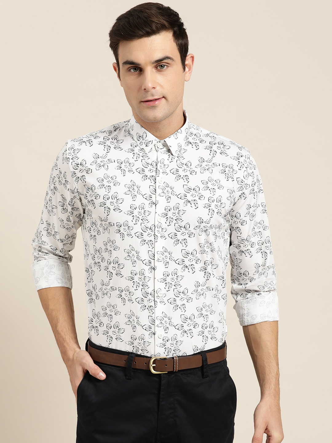 

SOJANYA Men White & Black Regular Fit Printed Smart Casual Shirt