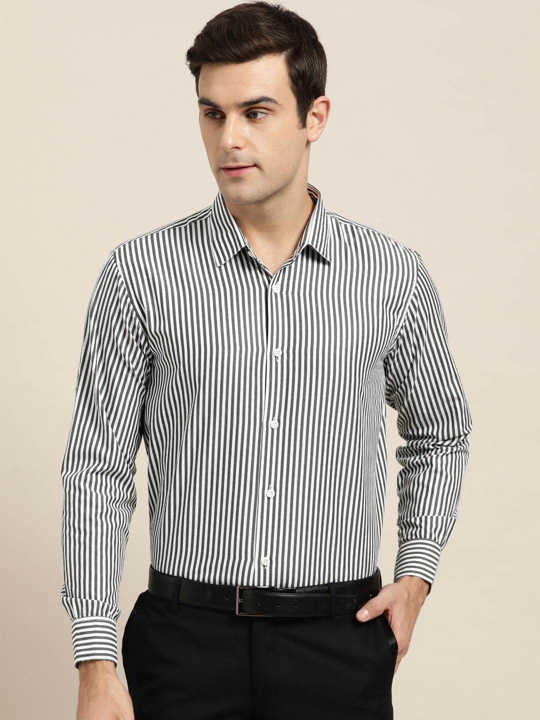 

SOJANYA Men Black & White Classic Fit Striped Formal Shirt