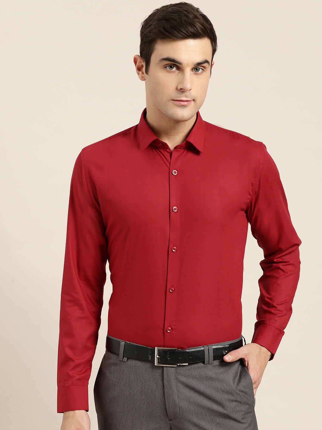 

SOJANYA Men Maroon Classic Fit Solid Formal Shirt