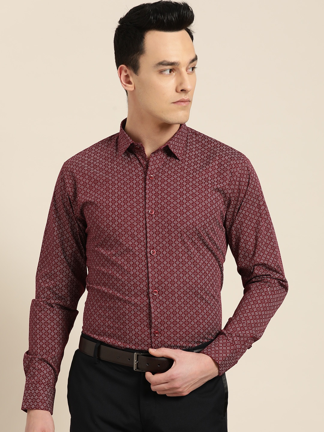 

SOJANYA Men Burgundy & White Regular Fit Printed Formal Shirt