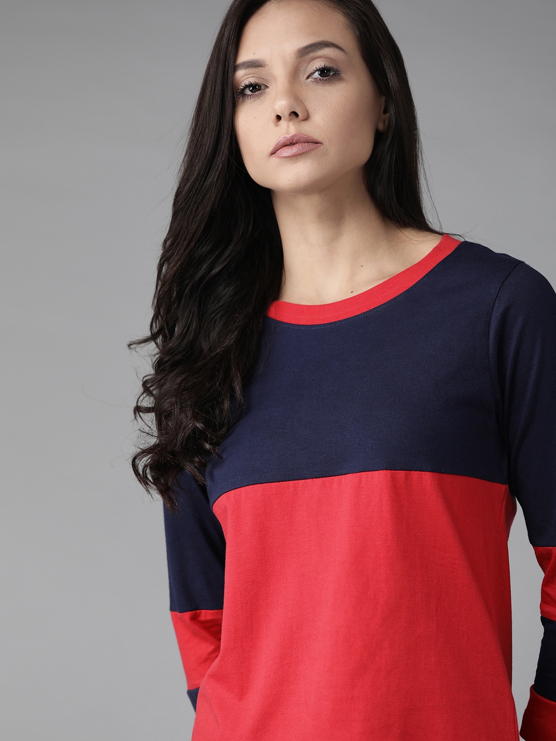 

Roadster Women Pink & Navy Blue Colourblocked Round Neck T-shirt