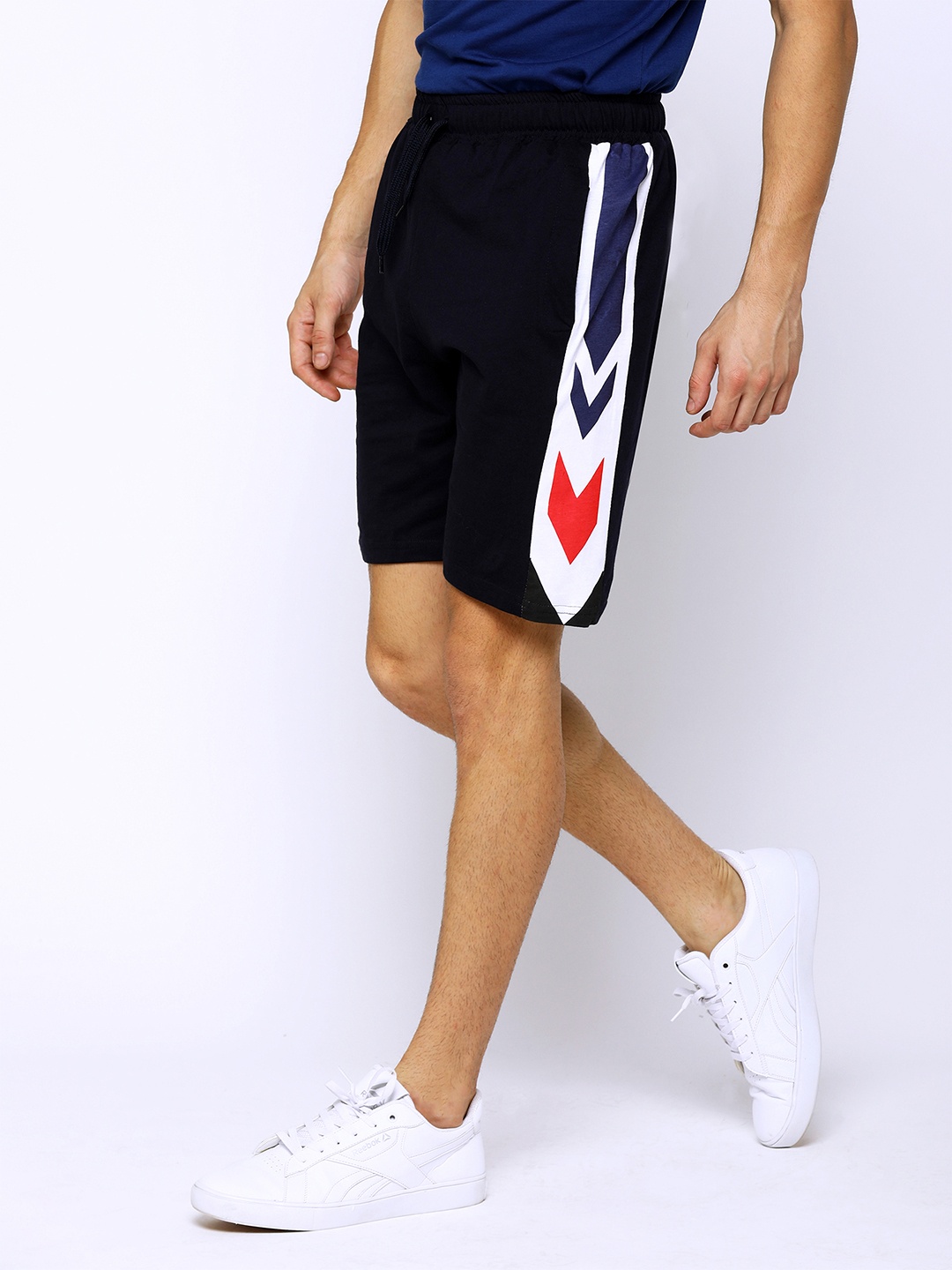 

Maniac Men Black Solid Slim Fit Regular Shorts