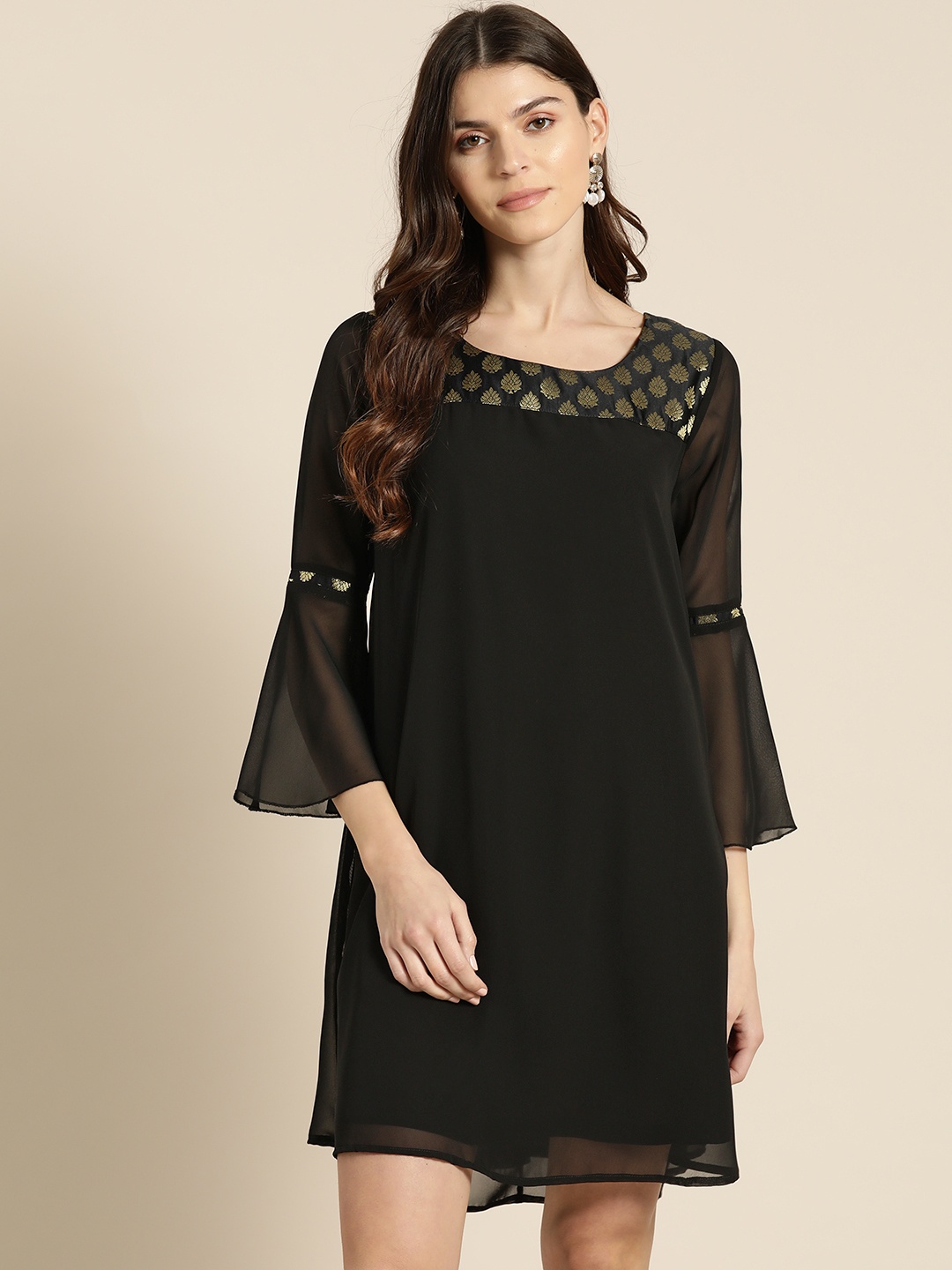 

Qurvii Plus Size Women Black Woven Design Detail Shift Dress