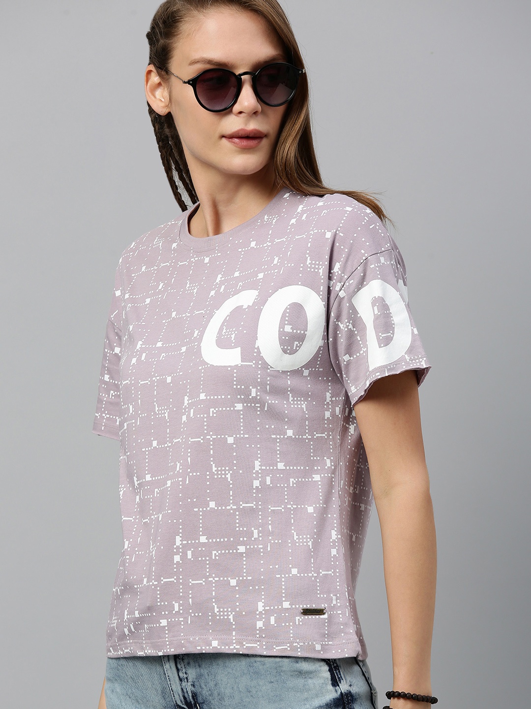 

Roadster Women Lavender White Geometric Printed Round Neck Pure Cotton T-shirt