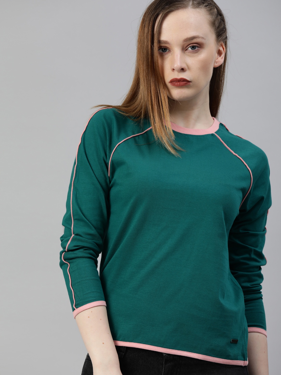 

Roadster Women Green Solid Round Neck Pure Cotton T-shirt