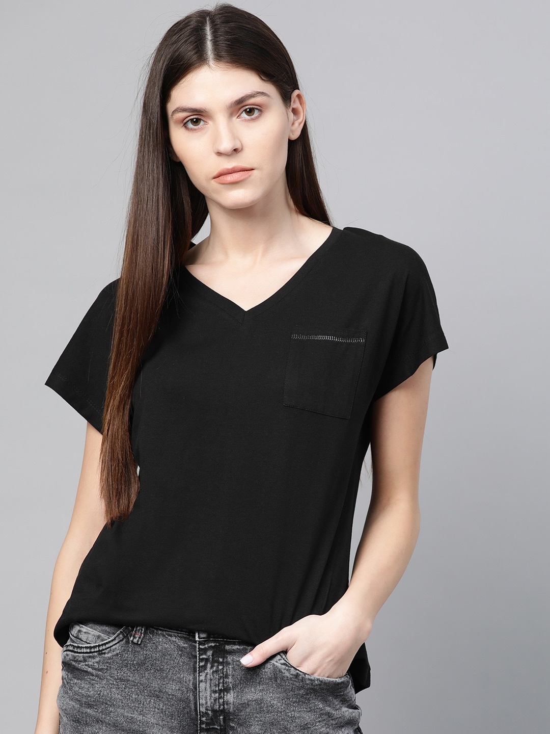 

Roadster Women Black Solid V-Neck Top