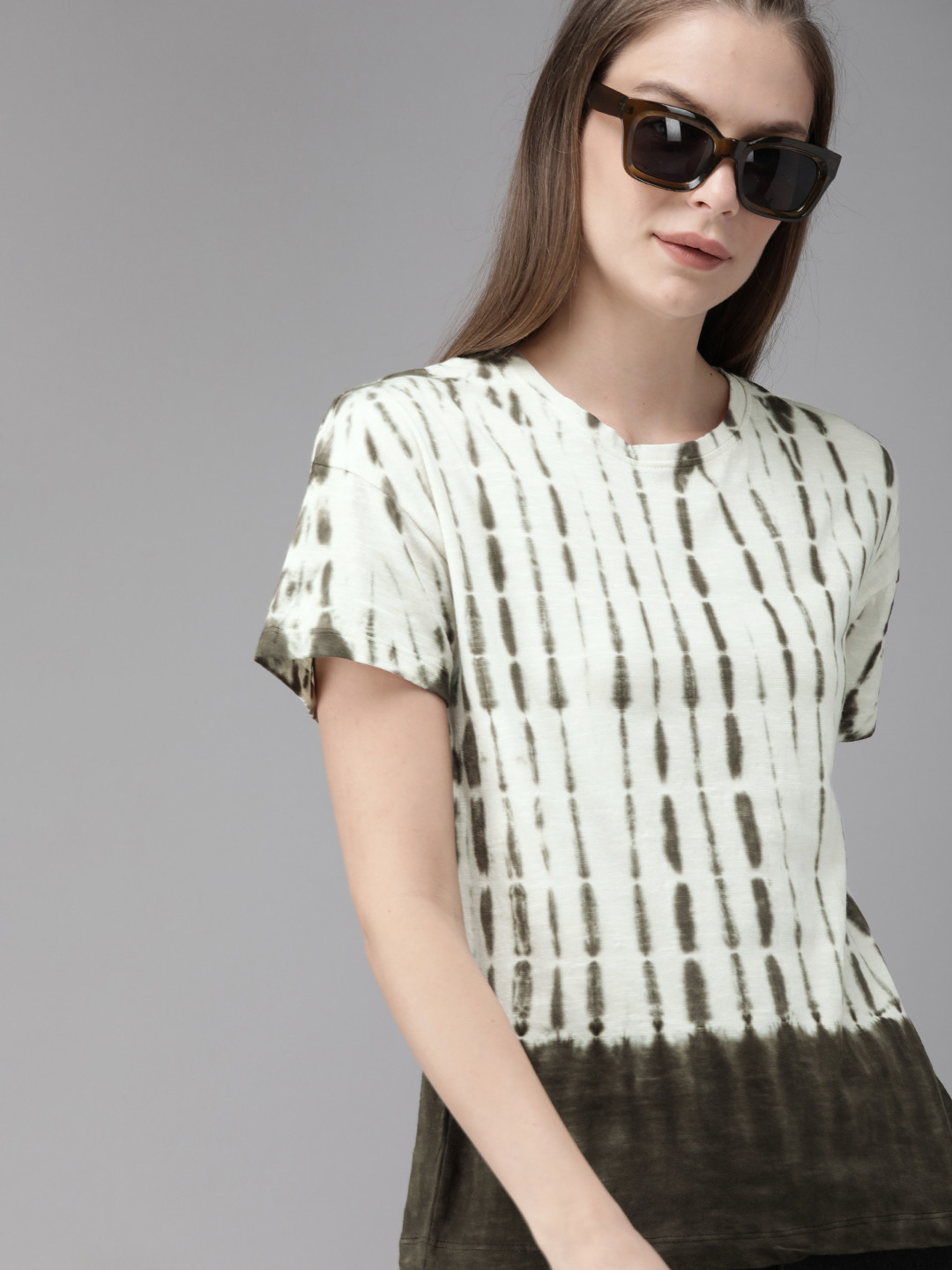 

Roadster Women White Olive Green Dyed Round Neck Pure Cotton T-shirt