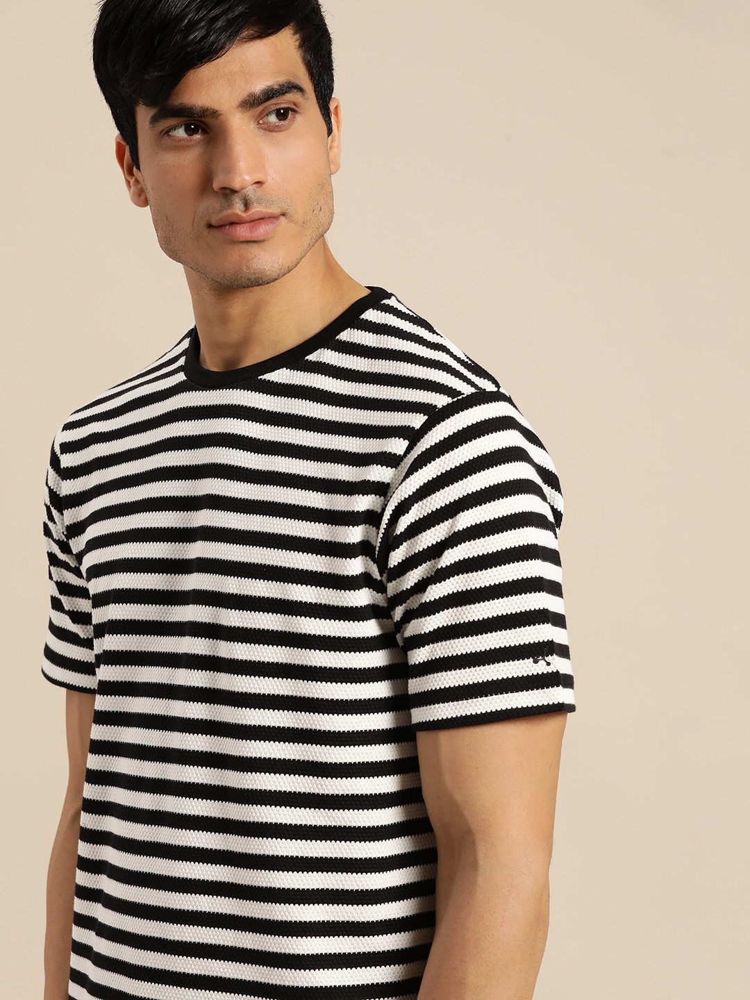 

ether Men White & Black Striped Round Neck T-shirt