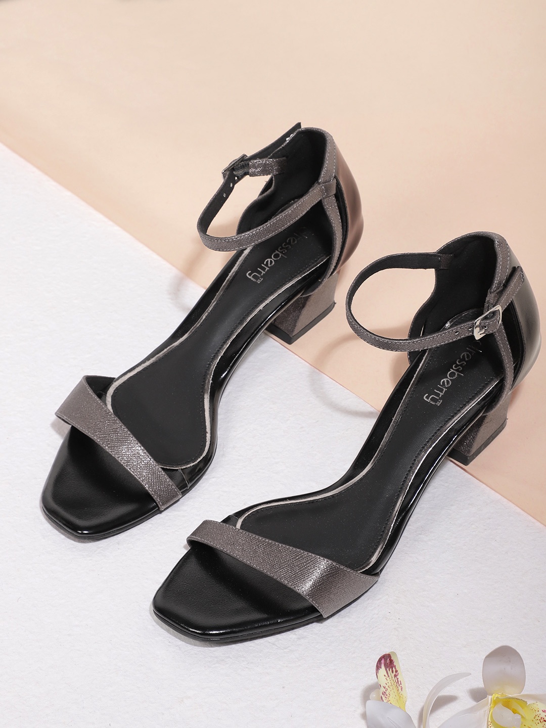 

DressBerry Women Gunmetal-Toned & Black Shimmer Block Heels, Metallic