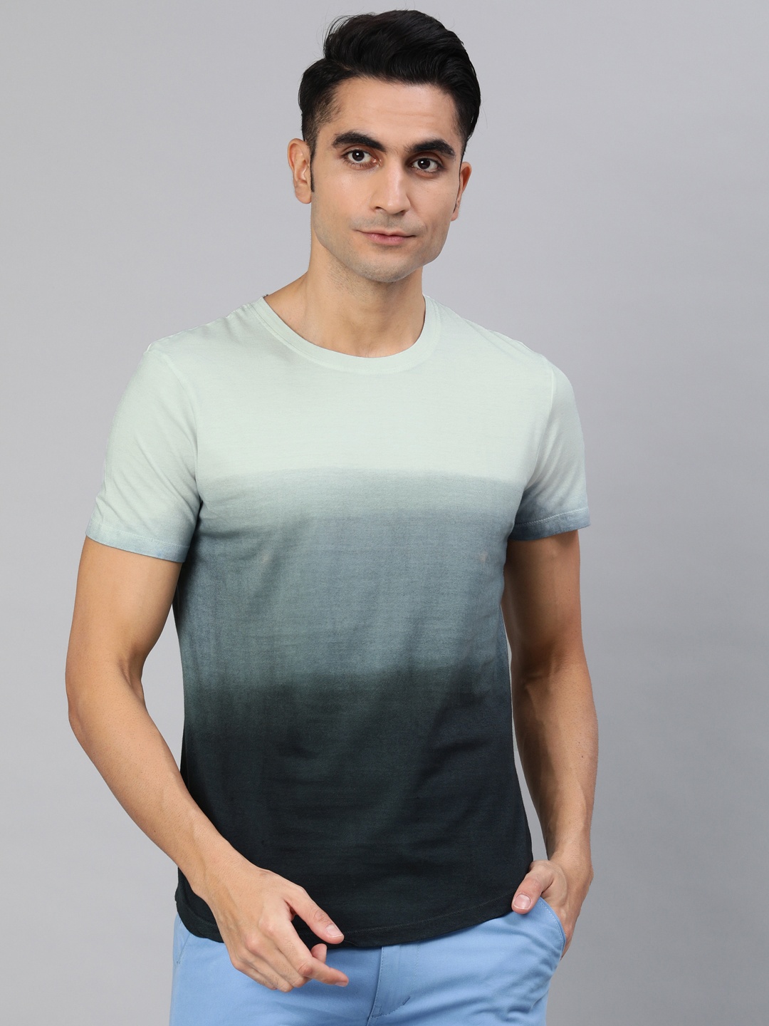 

Urbano Fashion Men Grey Slim Fit Ombre Dyed Round Neck Pure Cotton T-shirt