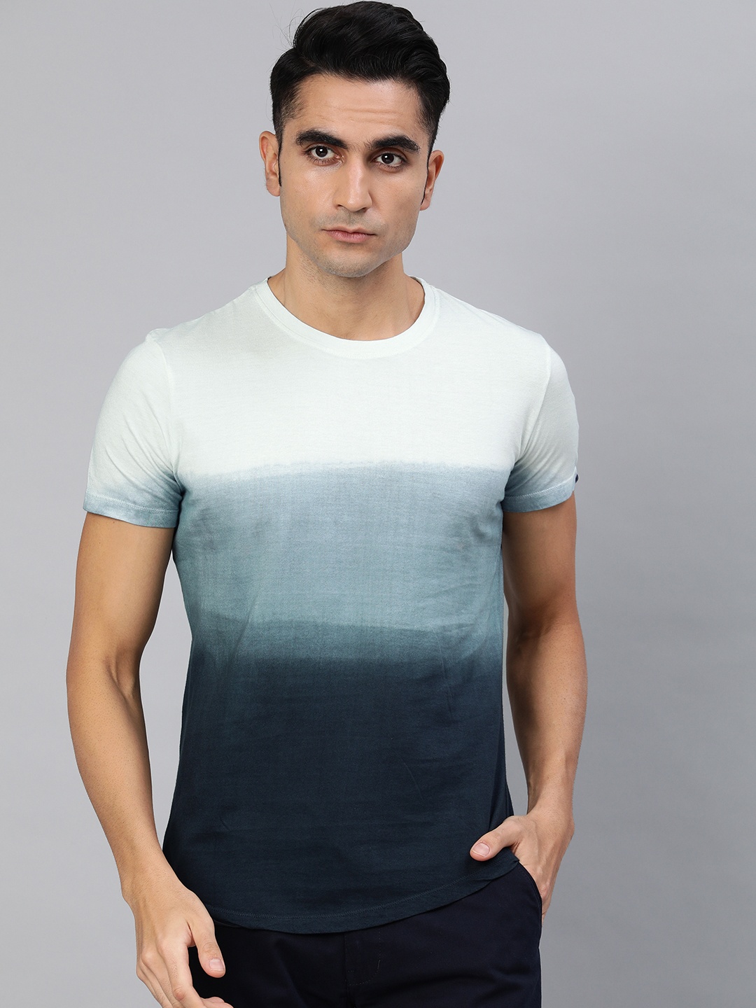 

Urbano Fashion Men Blue & White Ombre Slim Fit Round Neck T-shirt