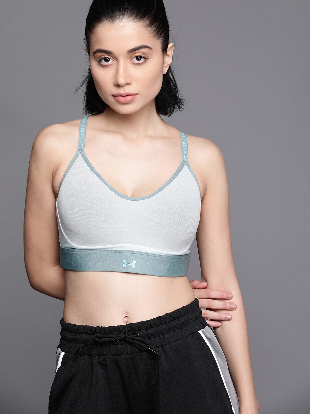 

UNDER ARMOUR Women Off White Solid Infinity Low Bra-GRY Sports Bra 1351985-014