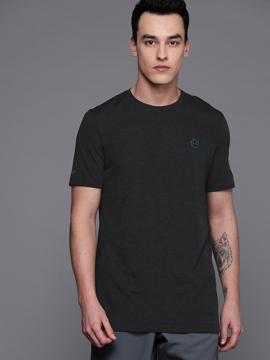 

UNDER ARMOUR Men Black Solid Rush Seamless Fitted Training T-shirt
