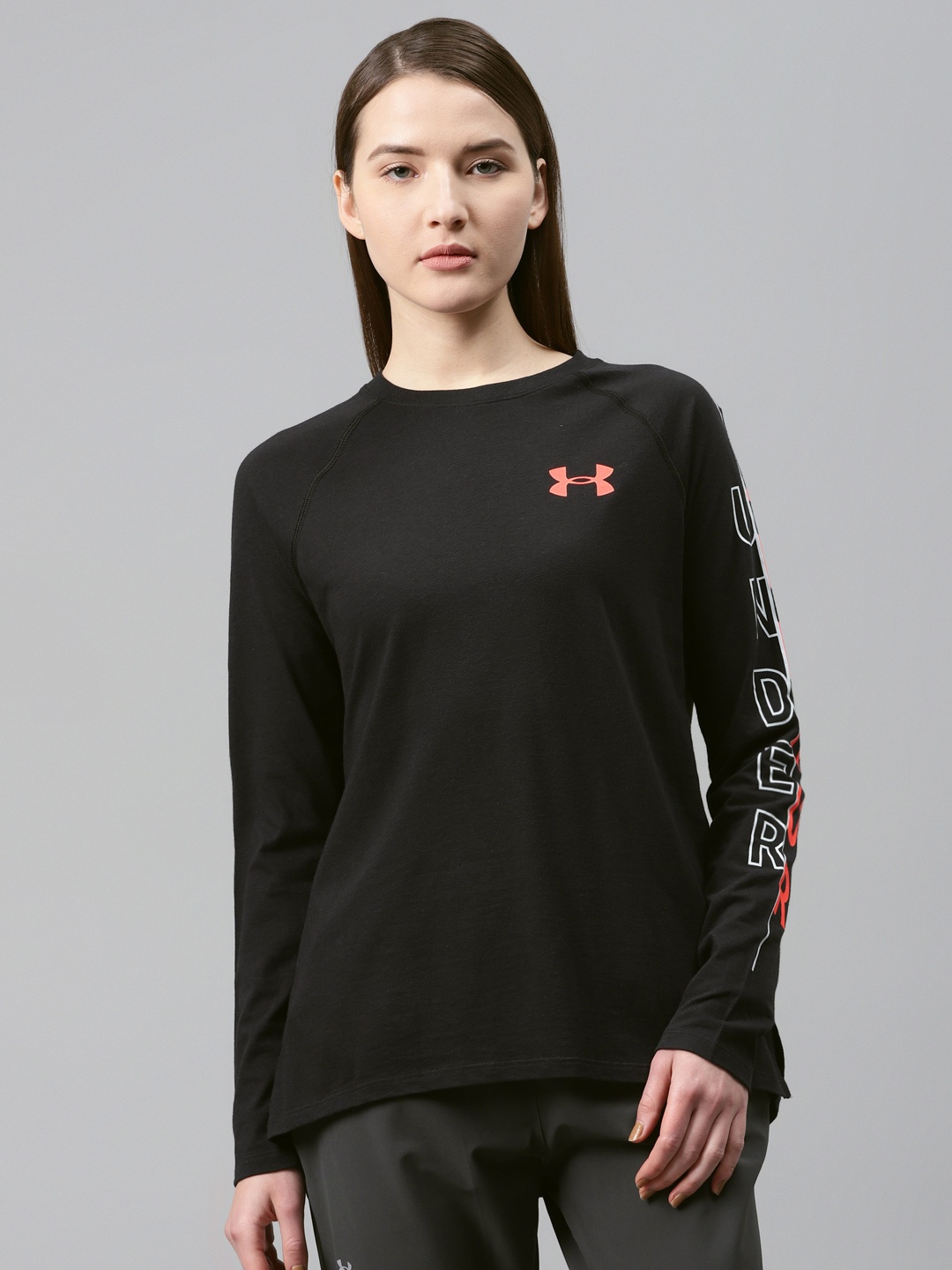 

UNDER ARMOUR Men Black Solid Graphic Long Sleeve Training T-shirt