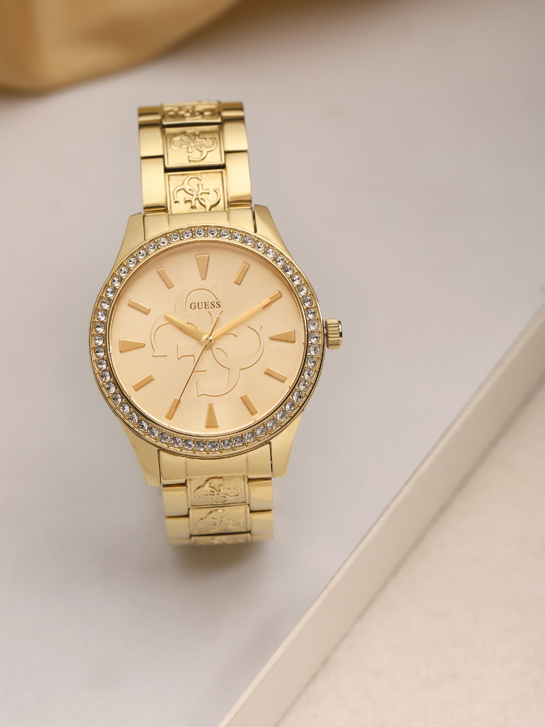 

GUESS Women Gold-Toned Analogue Watch W1280L2