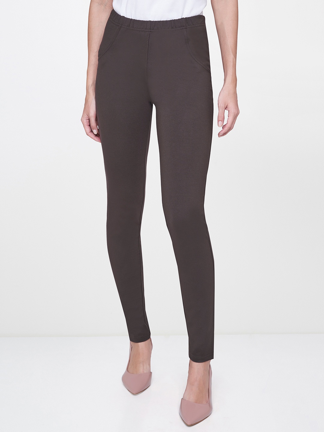 

AND Women Brown Solid Skinny Fit Treggings