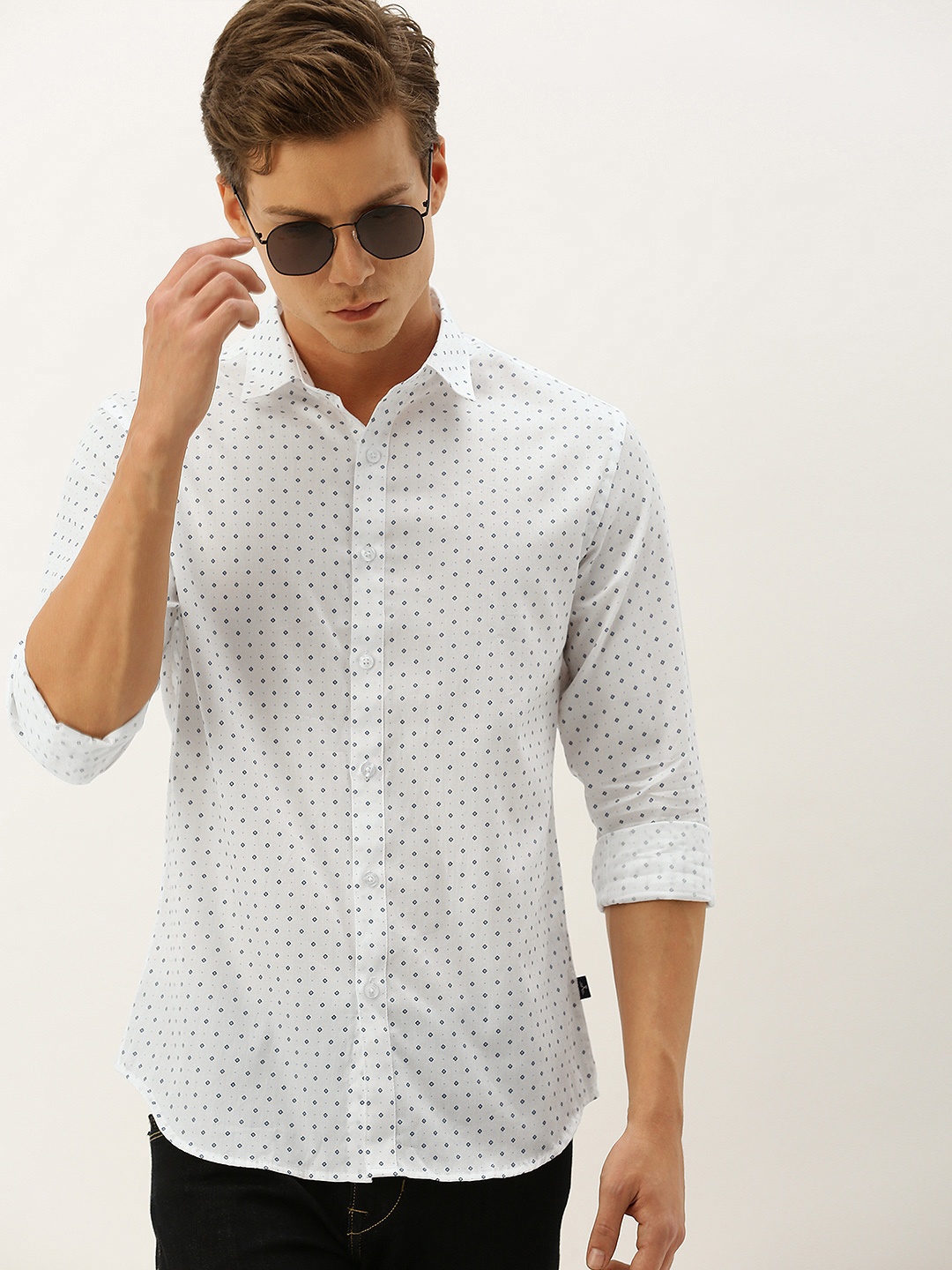 

Flying Machine Men White & Blue Slim Fit Printed Casual Shirt