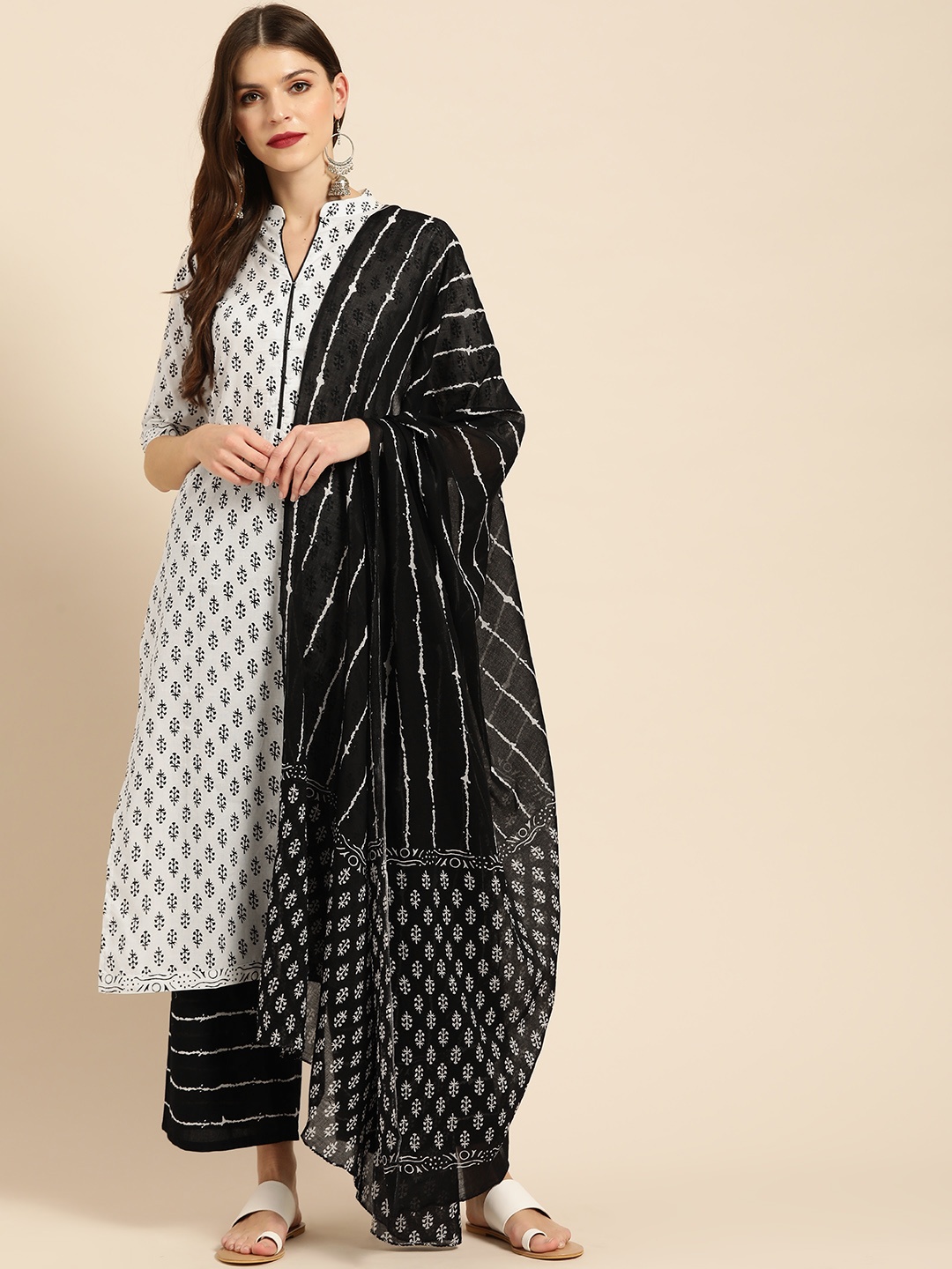 

Libas Monochromatic Motif Cotton Kurta Set, White