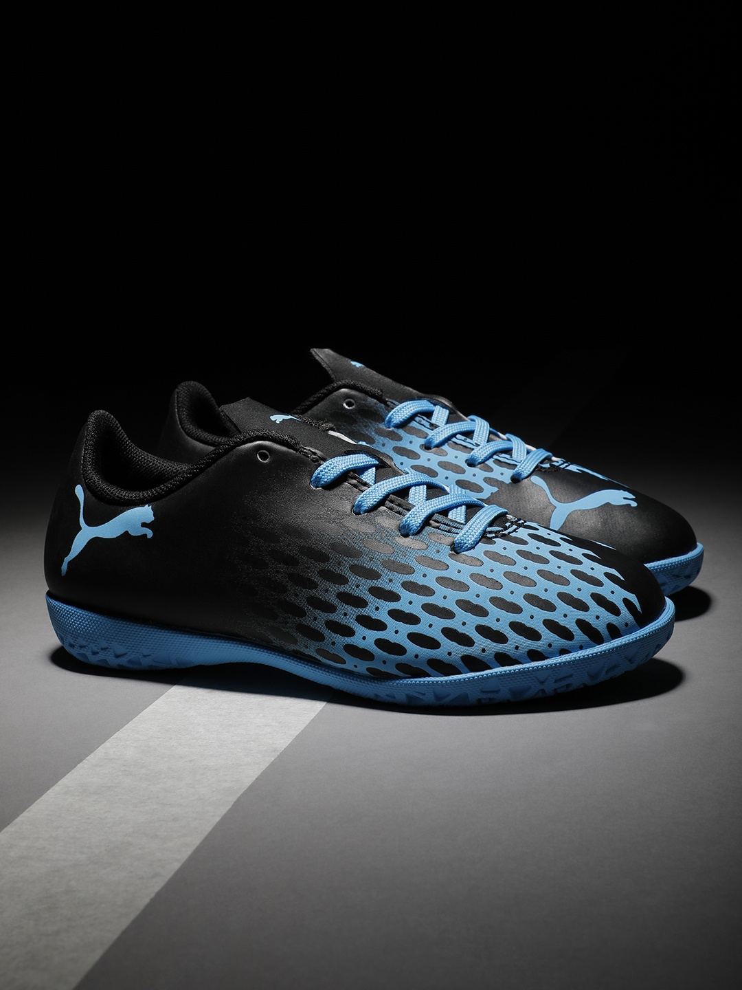 

Puma Unisex Blue & Black Spirit III IT Youth Football Shoes