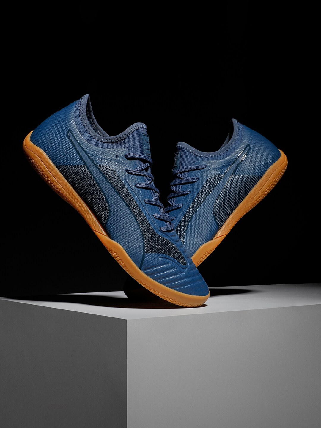 

Puma Men Blue 365 Sala 1 Leather Football Shoes