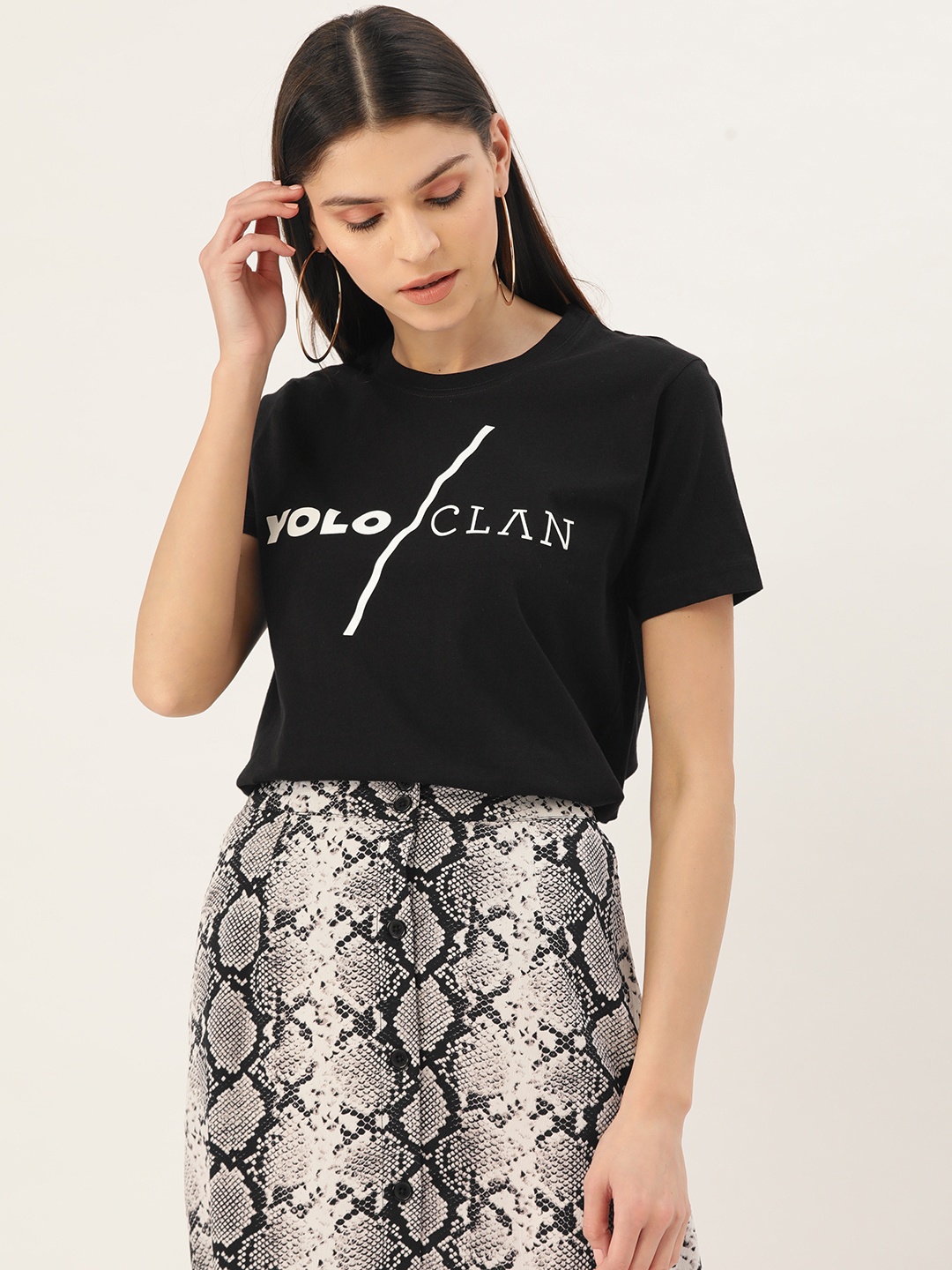 

YOLOCLAN Women Black Printed Round Neck T-shirt