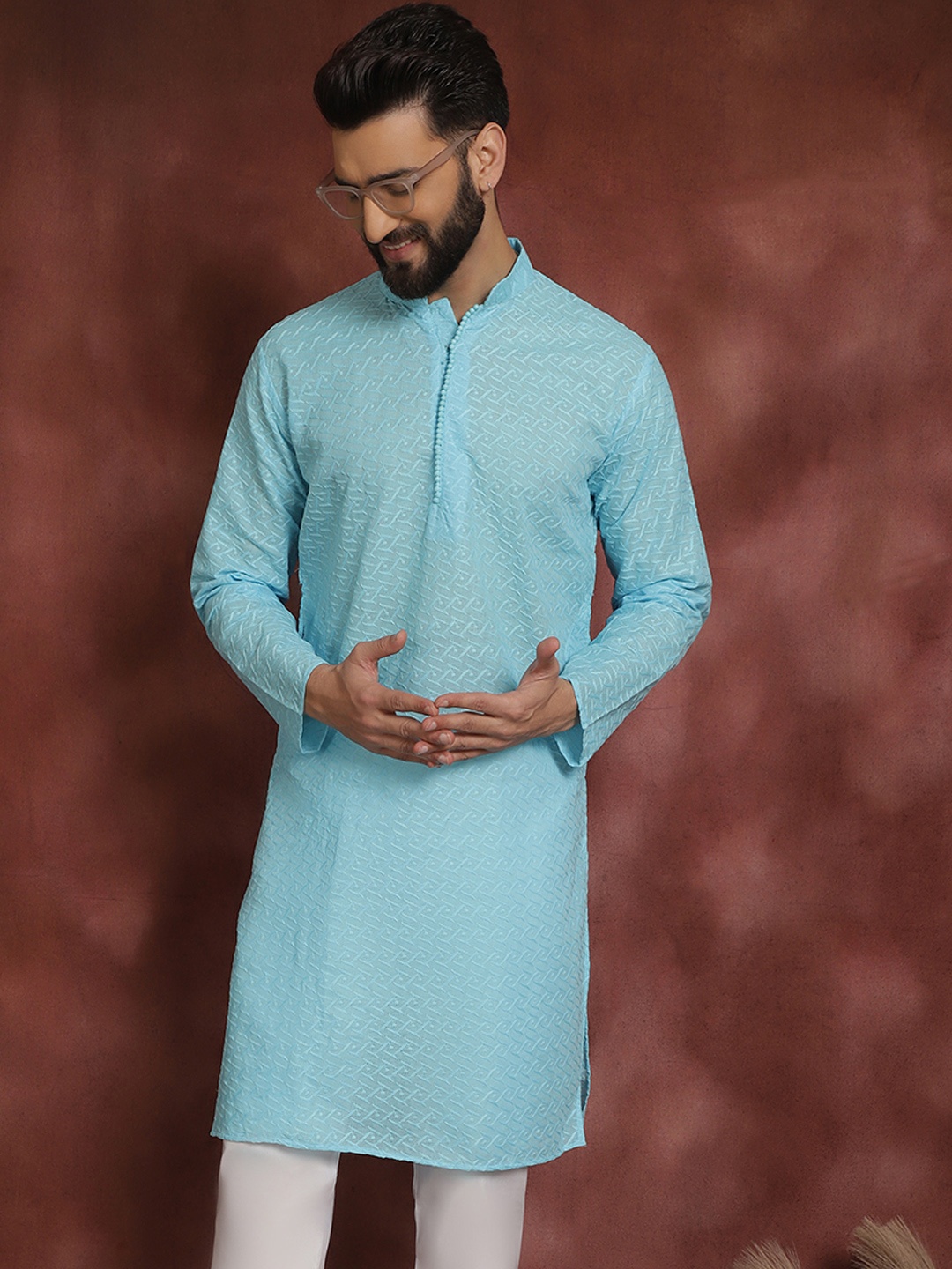 

SOJANYA Men Blue Embroidered Straight Kurta