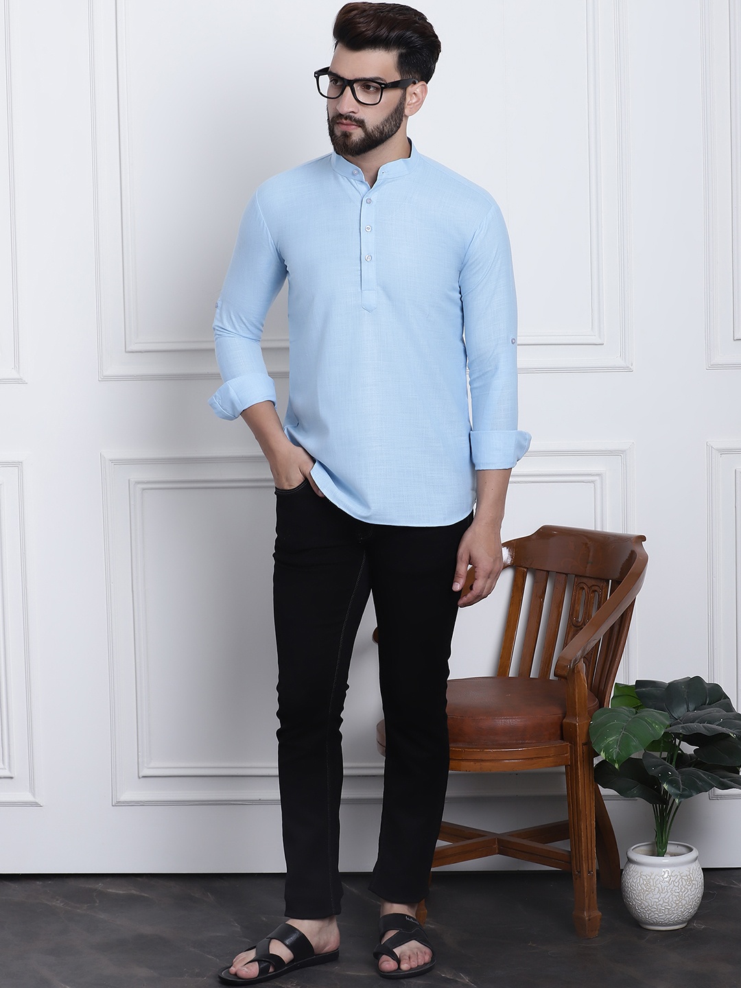 

SOJANYA Men Blue Solid Straight Kurta