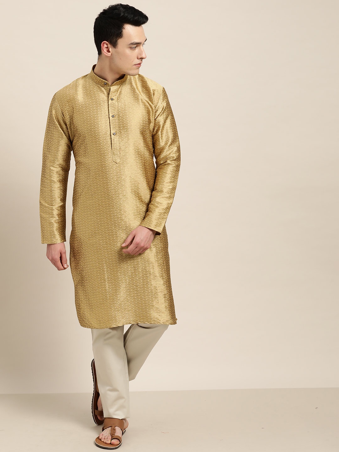 

SOJANYA Men Golden Woven Design Straight Kurta, Gold