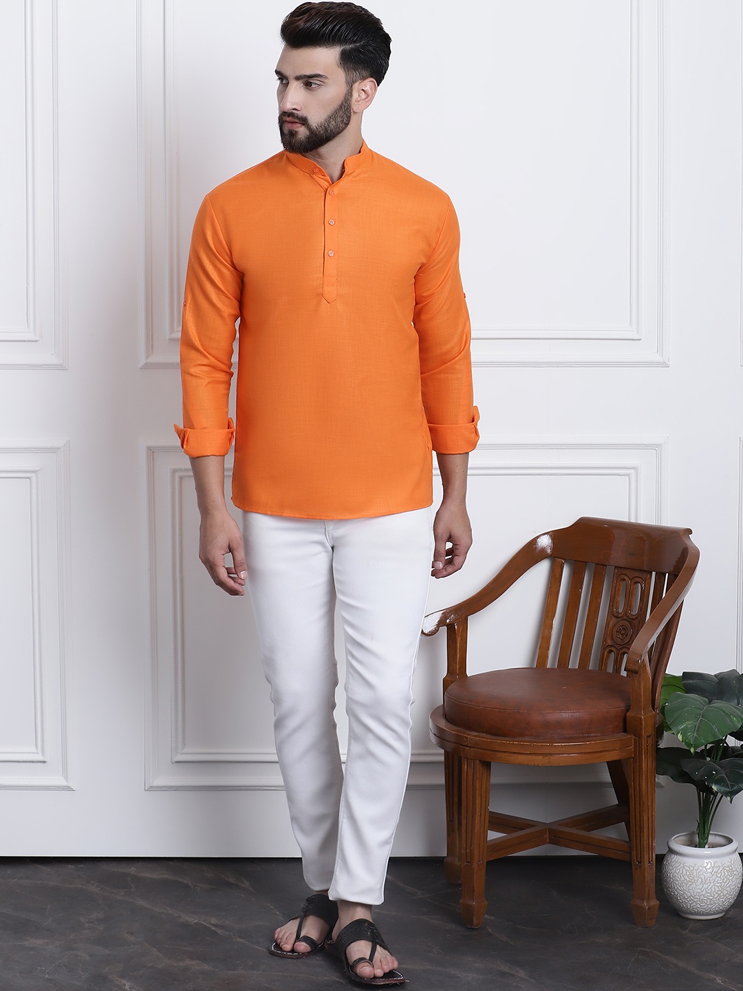 

SOJANYA Men Orange Solid Straight Kurta