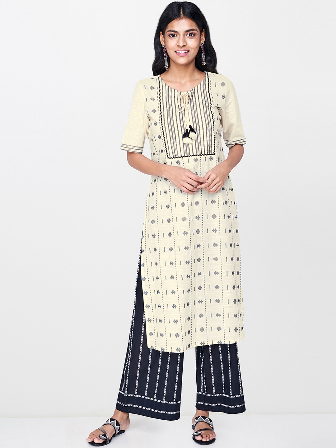 

Global Desi Women Off-White & Black Woven Design Straight Kurta