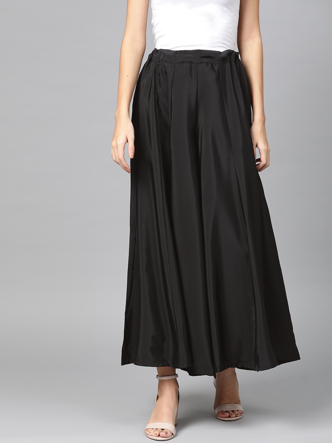 

W Women Black Solid Flared Palazzos