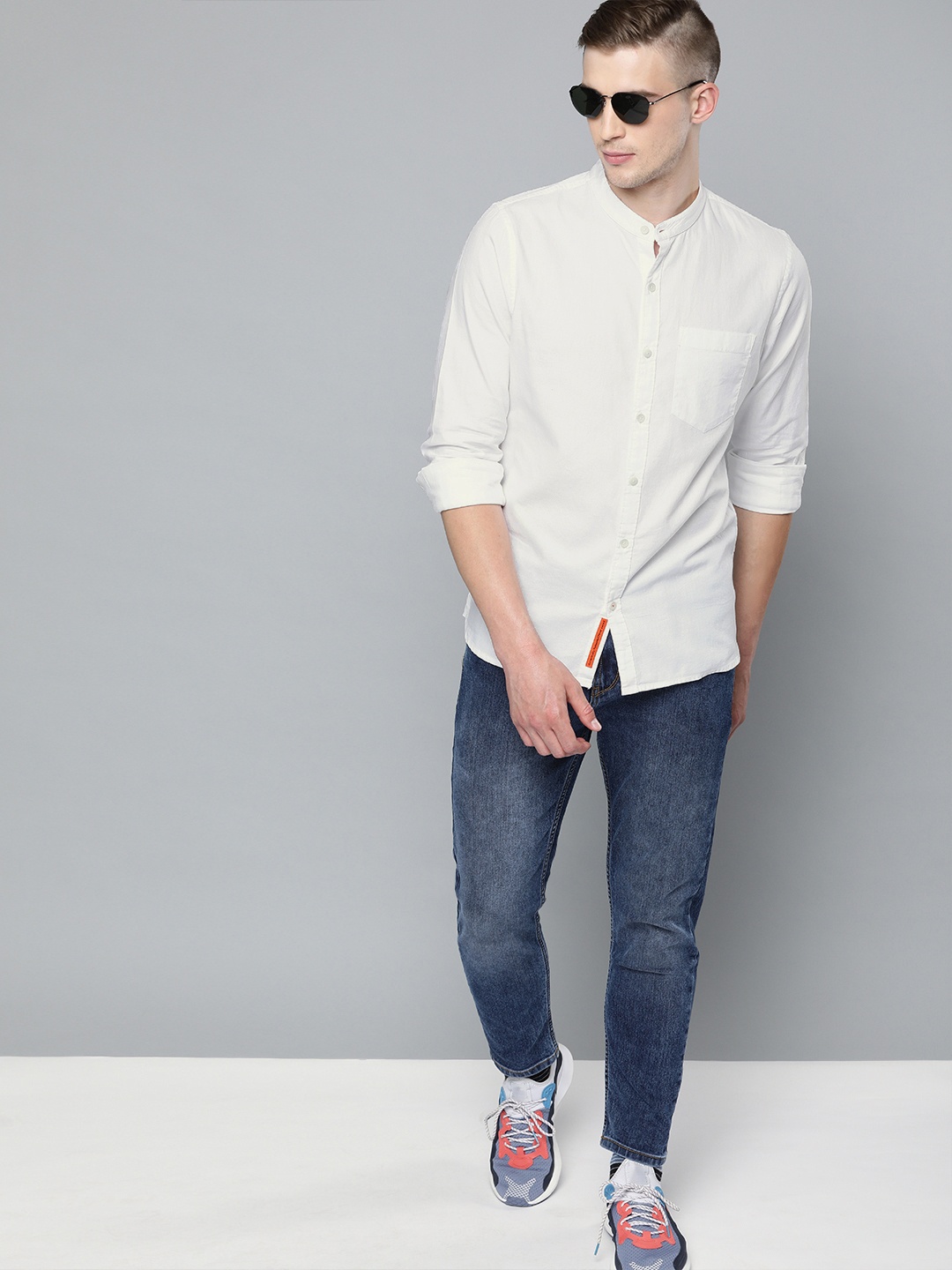 

SINGLE Men White Regular Fit Solid Casual Shirt