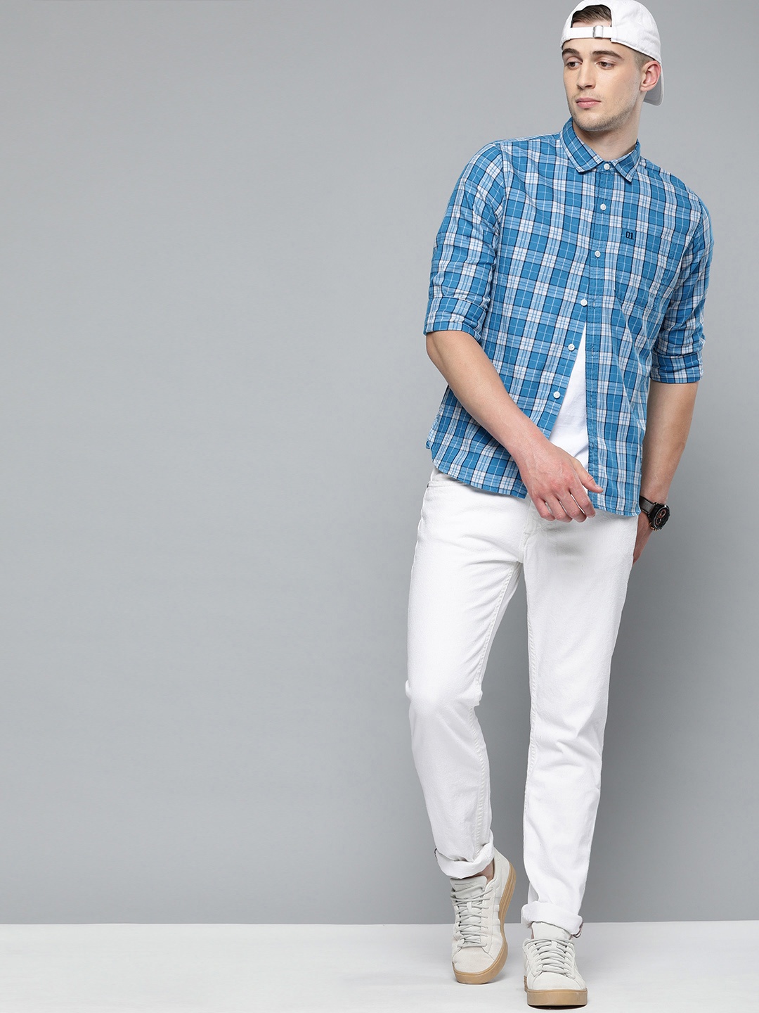 

SINGLE Men Blue & White Slim Fit Checked Casual Shirt