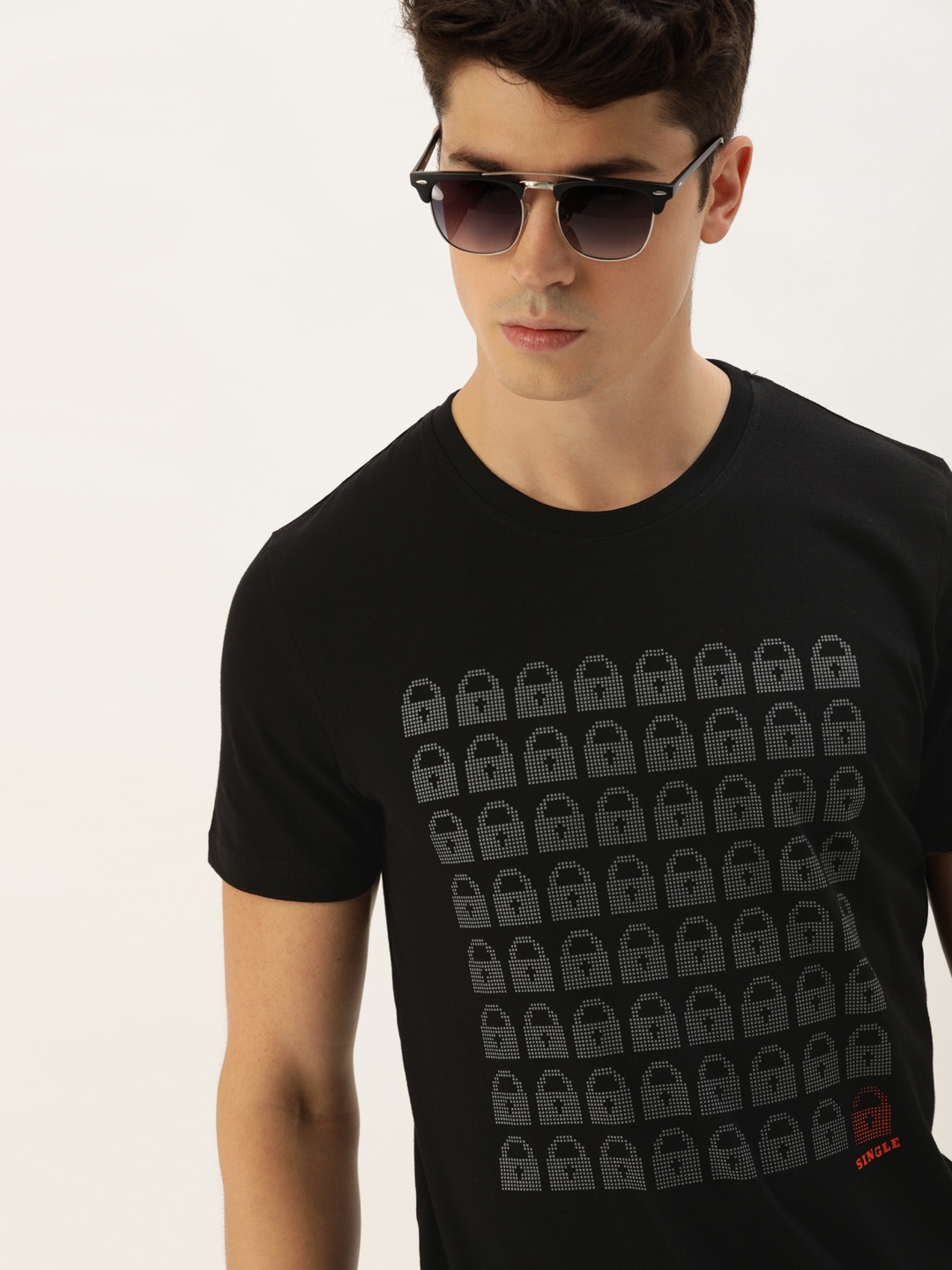 

SINGLE Men Black Printed Round Neck T-shirt
