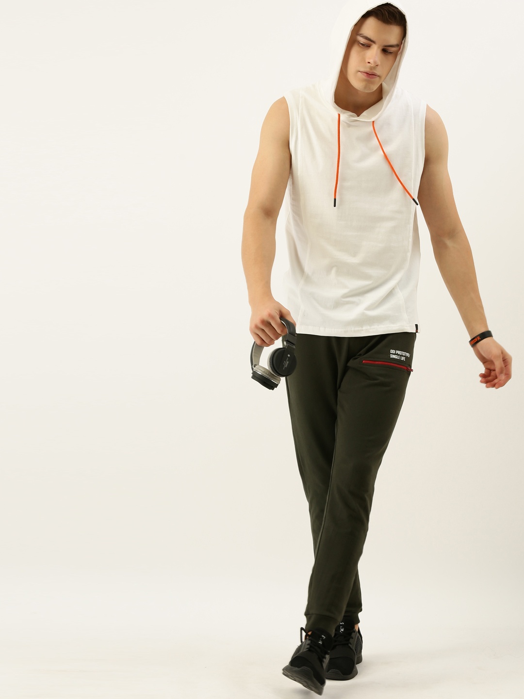 

SINGLE Men White Solid Slim Fit Hooded Pure Cotton T-shirt