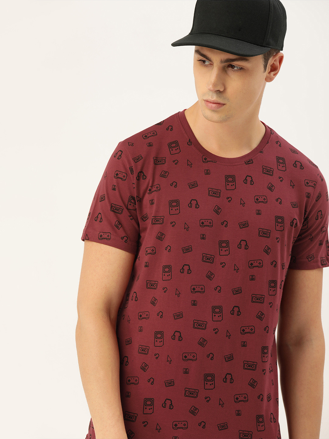 

SINGLE Men Maroon Black Printed Slim Fit Round Neck Pure Cotton T-shirt