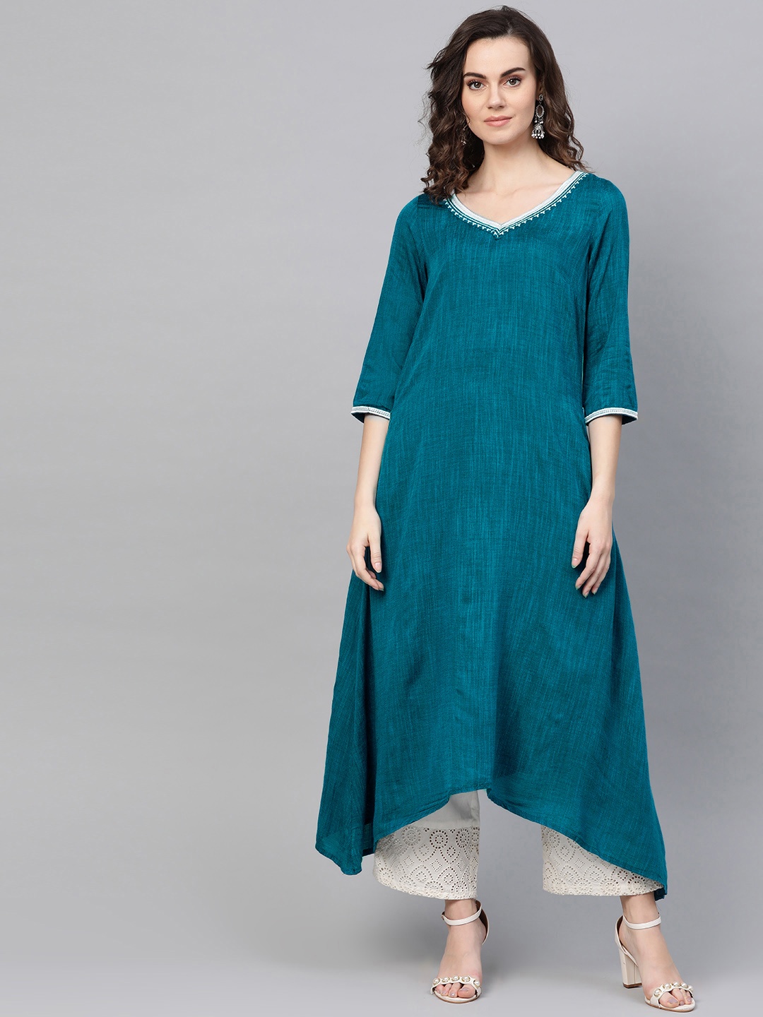 

AURELIA Women Blue Yarn Dyed Woven Design Asymmetric Hemline A-Line Kurta